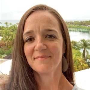 Meet your Posher, Crystal